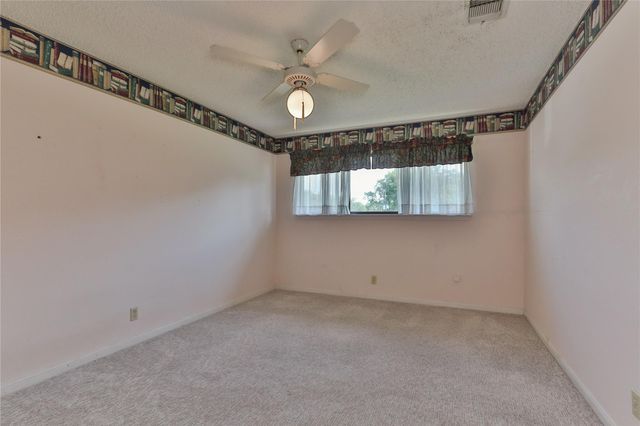 101 White Oak Drive, Lake Jackson, TX 77566