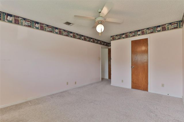 101 White Oak Drive, Lake Jackson, TX 77566