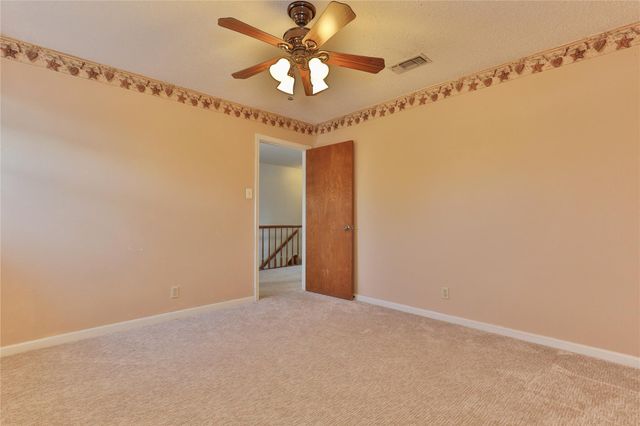 101 White Oak Drive, Lake Jackson, TX 77566