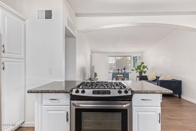 1024 W Thurber Street, Tucson, AZ 85705