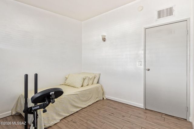 1024 W Thurber Street, Tucson, AZ 85705