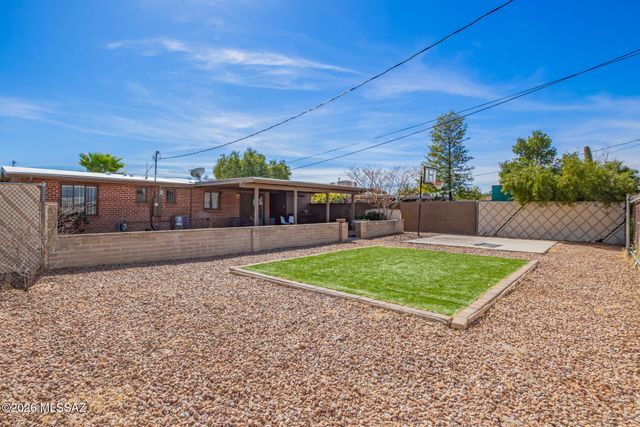1024 W Thurber Street, Tucson, AZ 85705