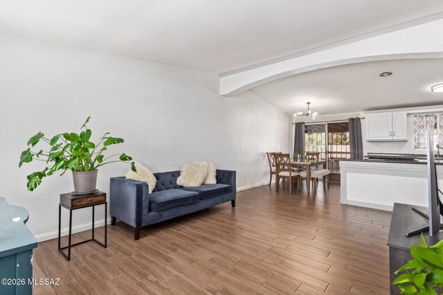 1024 W Thurber Street, Tucson, AZ 85705