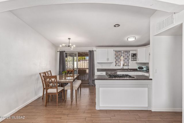 1024 W Thurber Street, Tucson, AZ 85705