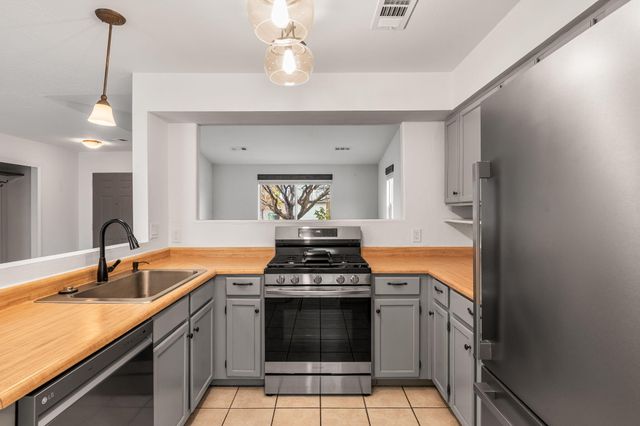 4235 Pumice Drive NE, Rio Rancho, NM 87124