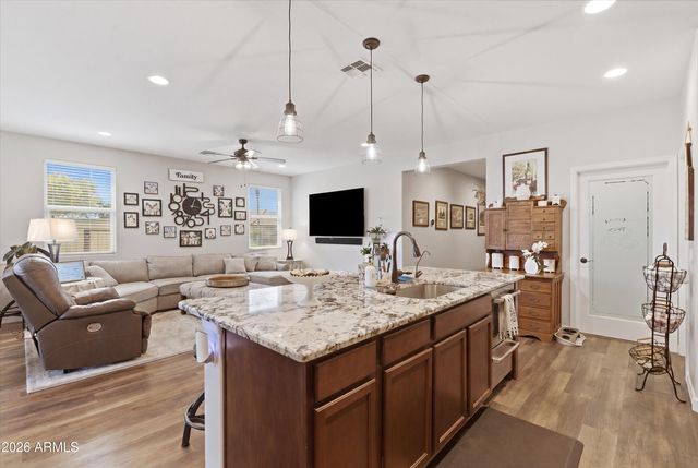 10831 E CALYPSO Avenue, Mesa, AZ 85208