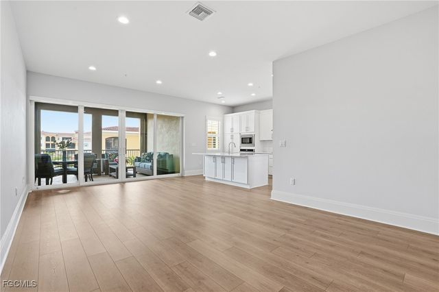 21490 Strada Nuova CIR 307, Estero, FL 33928