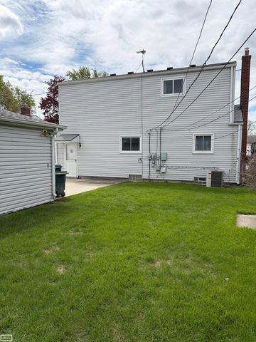 833 Bernie Lane, Madison Heights, MI 48071