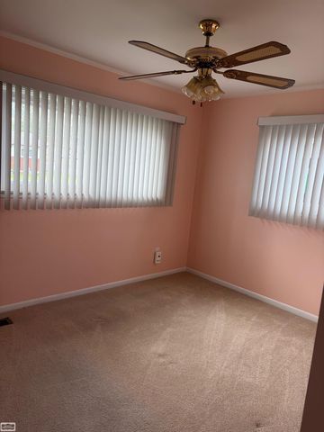 833 Bernie Lane, Madison Heights, MI 48071