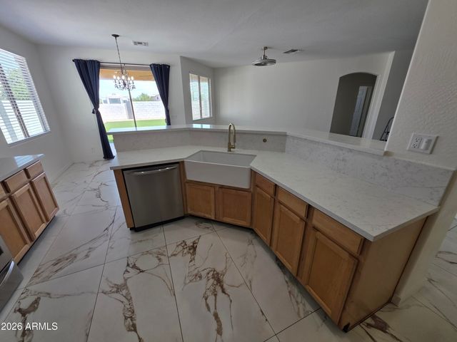 2970 E ANDRE Avenue, Gilbert, AZ 85298