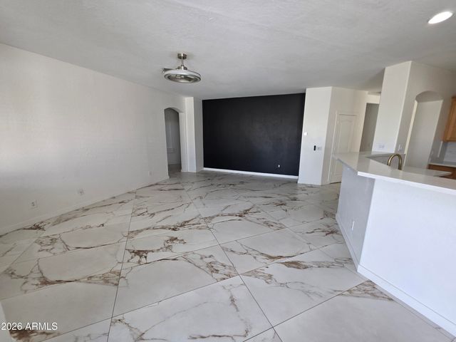 2970 E ANDRE Avenue, Gilbert, AZ 85298