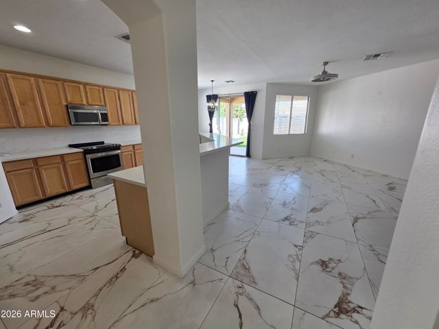 2970 E ANDRE Avenue, Gilbert, AZ 85298