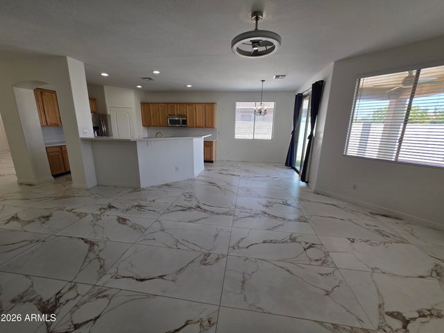 2970 E ANDRE Avenue, Gilbert, AZ 85298