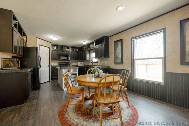 393876 W 2100 Road, Bartlesville, OK 74003