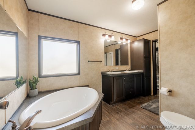 393876 W 2100 Road, Bartlesville, OK 74003