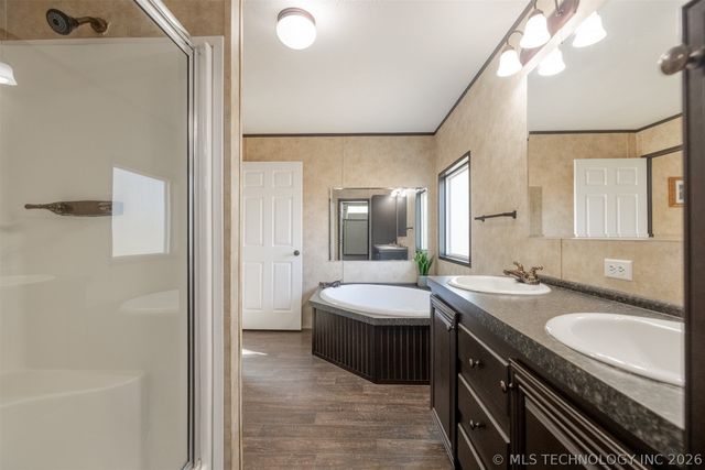 393876 W 2100 Road, Bartlesville, OK 74003