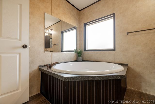 393876 W 2100 Road, Bartlesville, OK 74003