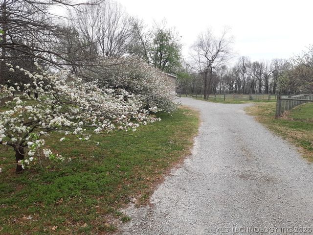 393876 W 2100 Road, Bartlesville, OK 74003