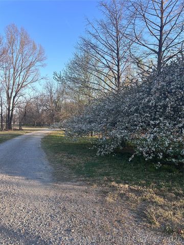 393876 W 2100 Road, Bartlesville, OK 74003