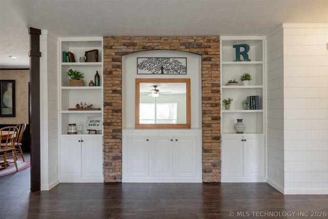 393876 W 2100 Road, Bartlesville, OK 74003