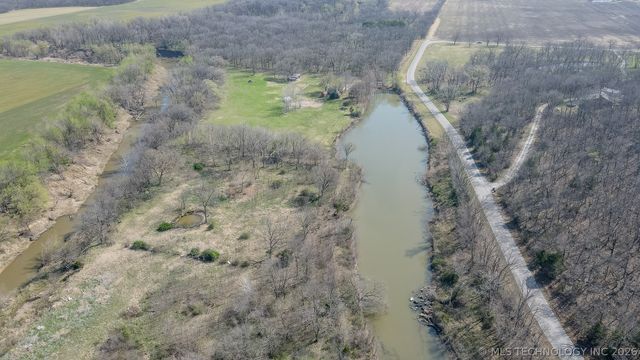 393876 W 2100 Road, Bartlesville, OK 74003