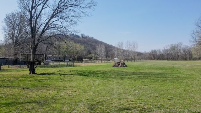 393876 W 2100 Road, Bartlesville, OK 74003