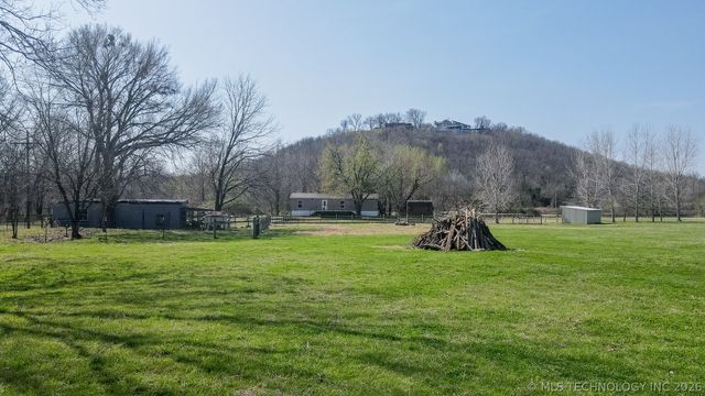 393876 W 2100 Road, Bartlesville, OK 74003