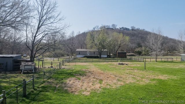 393876 W 2100 Road, Bartlesville, OK 74003