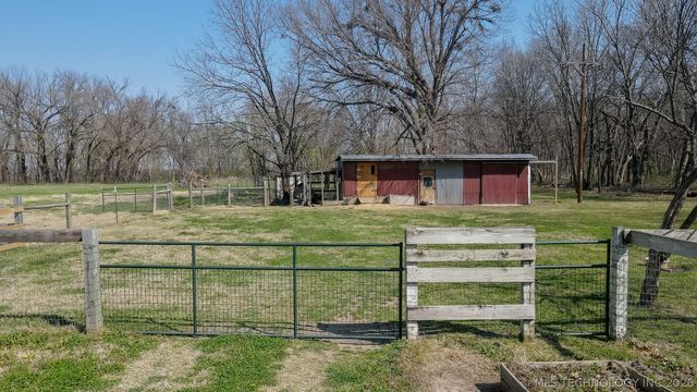 393876 W 2100 Road, Bartlesville, OK 74003