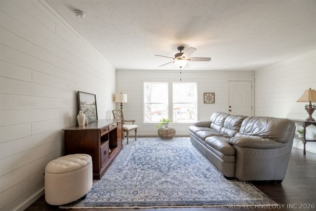 393876 W 2100 Road, Bartlesville, OK 74003