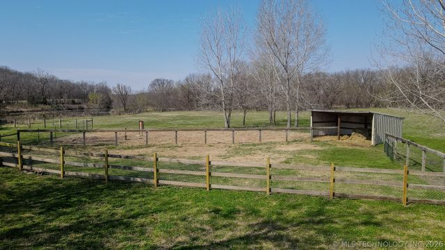 393876 W 2100 Road, Bartlesville, OK 74003