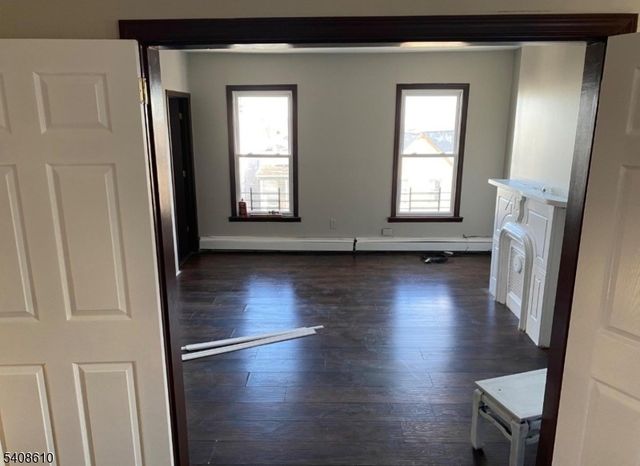 148 Garside St, Newark City, NJ 07104