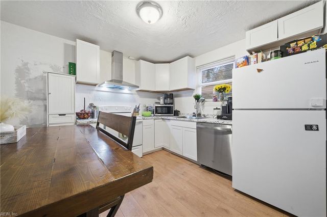 1525 Des Moines AVE, Portsmouth, VA 23704