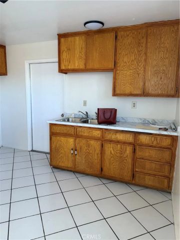 16230 Sequoia Street, Hesperia, CA 82345