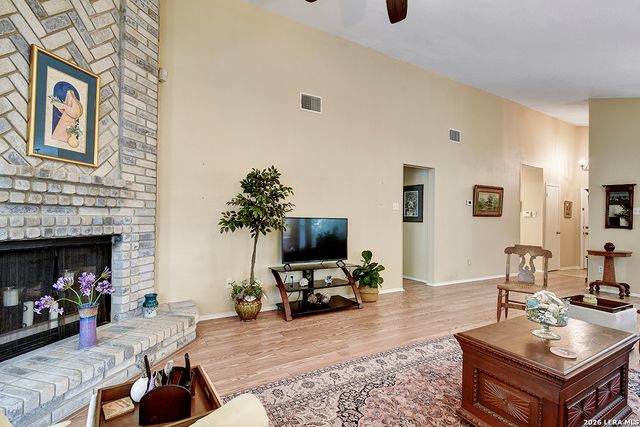 13914 LAUREL HOLLOW DR, San Antonio, TX 78232