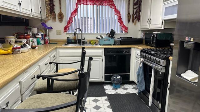 1631 Lindsay Place, Oxnard, CA 93033