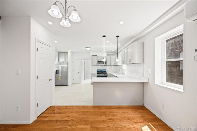 4084 Seton Avenue, Bronx, NY 10466