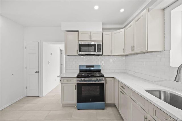 4084 Seton Avenue, Bronx, NY 10466