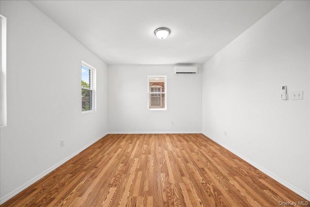 4084 Seton Avenue, Bronx, NY 10466