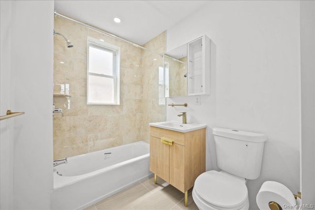 4084 Seton Avenue, Bronx, NY 10466