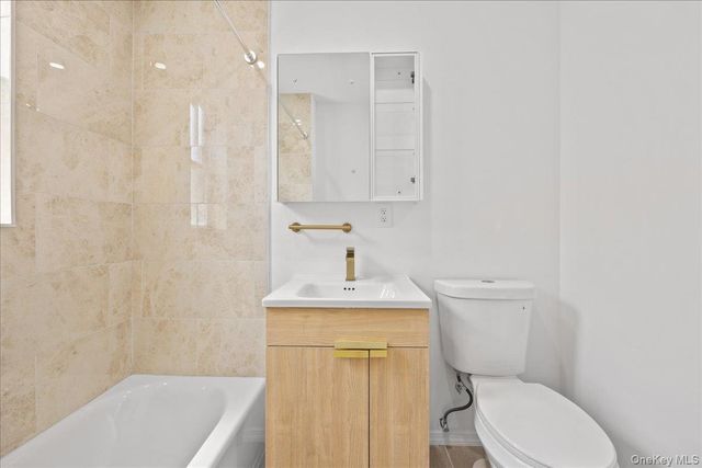 4084 Seton Avenue, Bronx, NY 10466