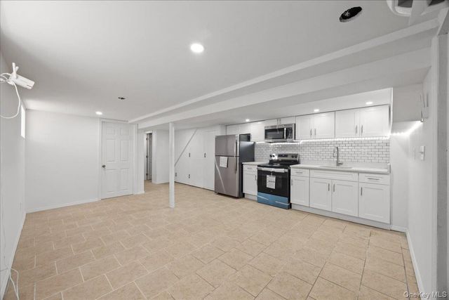 4084 Seton Avenue, Bronx, NY 10466
