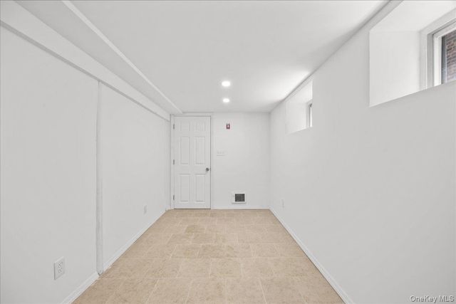 4084 Seton Avenue, Bronx, NY 10466