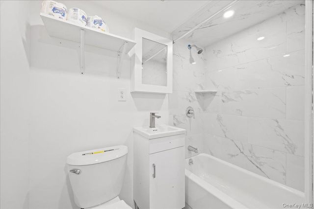 4084 Seton Avenue, Bronx, NY 10466