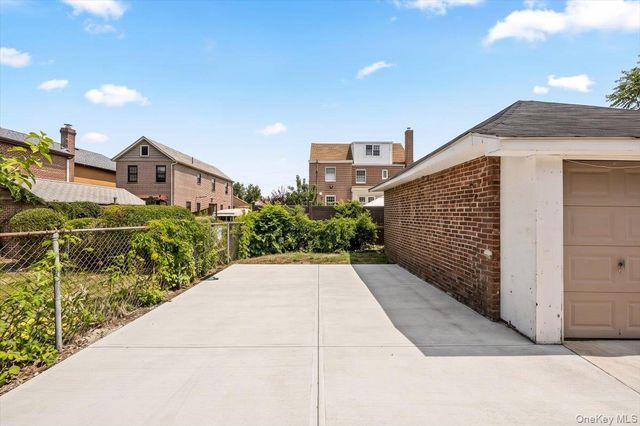 4084 Seton Avenue, Bronx, NY 10466