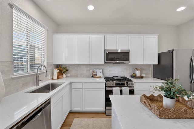 338 Pine Arbol, Buda, TX 78610