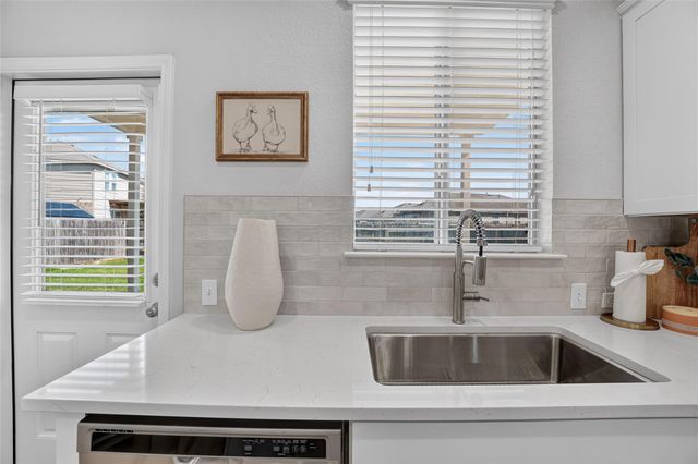 338 Pine Arbol, Buda, TX 78610