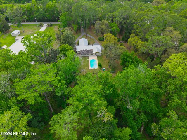 202 SAINT JOHNS Drive, Palatka, FL 32177