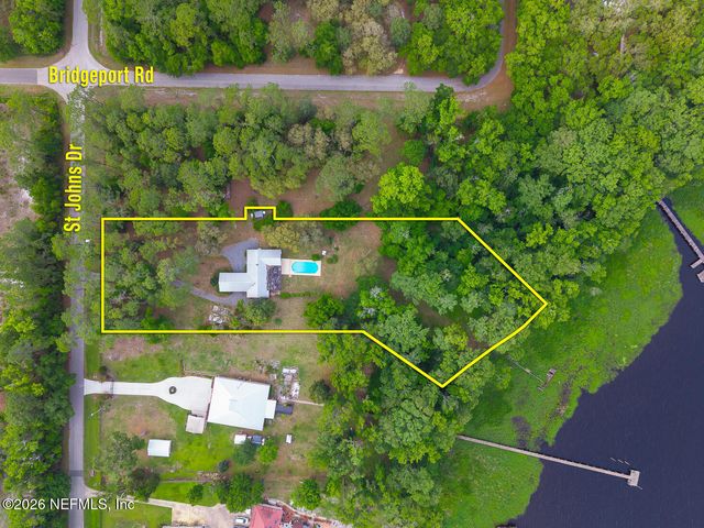 202 SAINT JOHNS Drive, Palatka, FL 32177