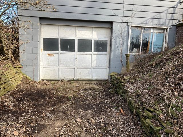 2570 Reiter Road, Penn Hills, PA 15235